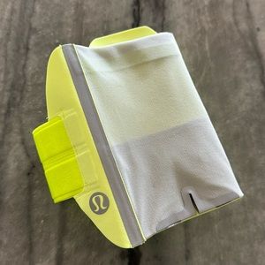 Lululemon Fast and Free Running Armband neon yellow